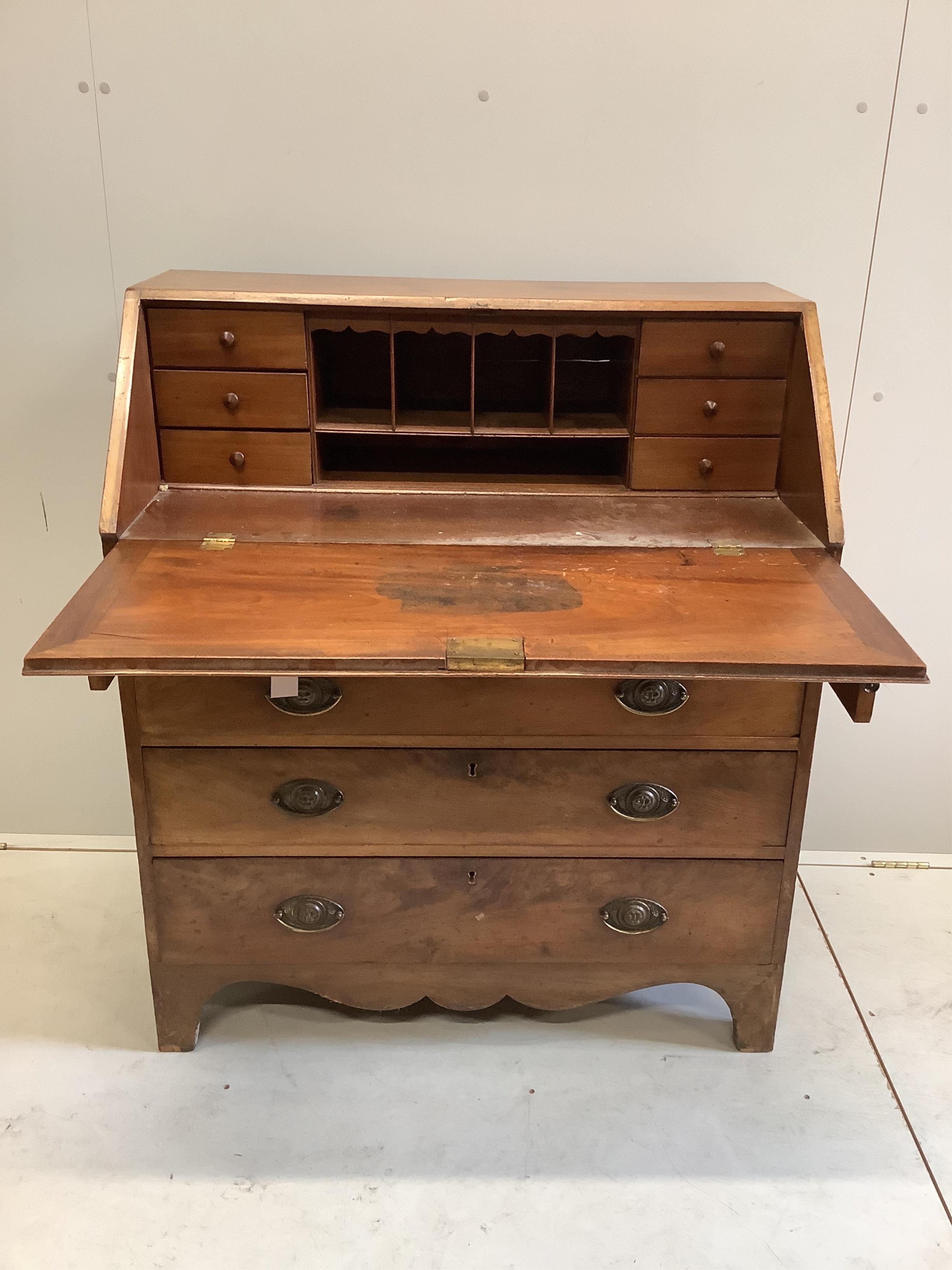 A Georgian walnut bureau, width 92cm, depth 51cm, height 107cm